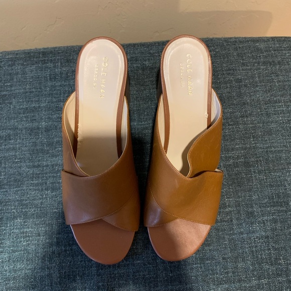 Cole Haan Women's Sandal Size 7.5 Tan Leather Crisscross Mule Clog Heel - Picture 6 of 9